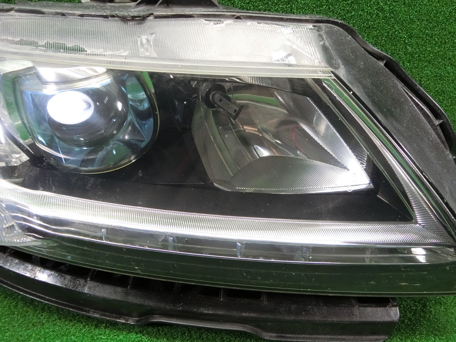 13411] 送料無料 ホンダ CR-Z ZF1 右 ヘッドライト KOITO 100-22010