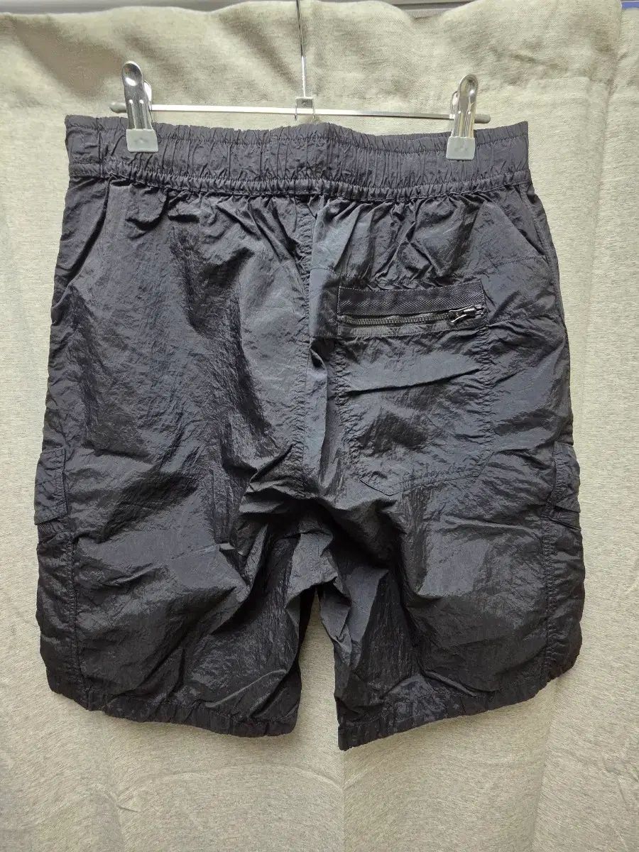 ストーンアイランド　ブラックハーフパンツ STONE ISLAND（ストーン アイランド） カーゴ ショートパンツ メンズ