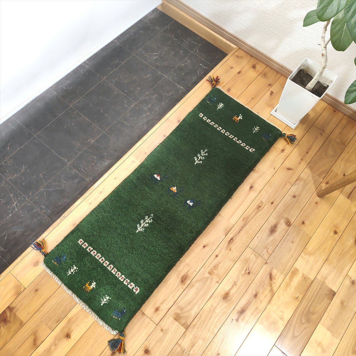 誕生日セール】ペルシャ ギャッベ ミニランナー 117×45 緑 ザクロの実