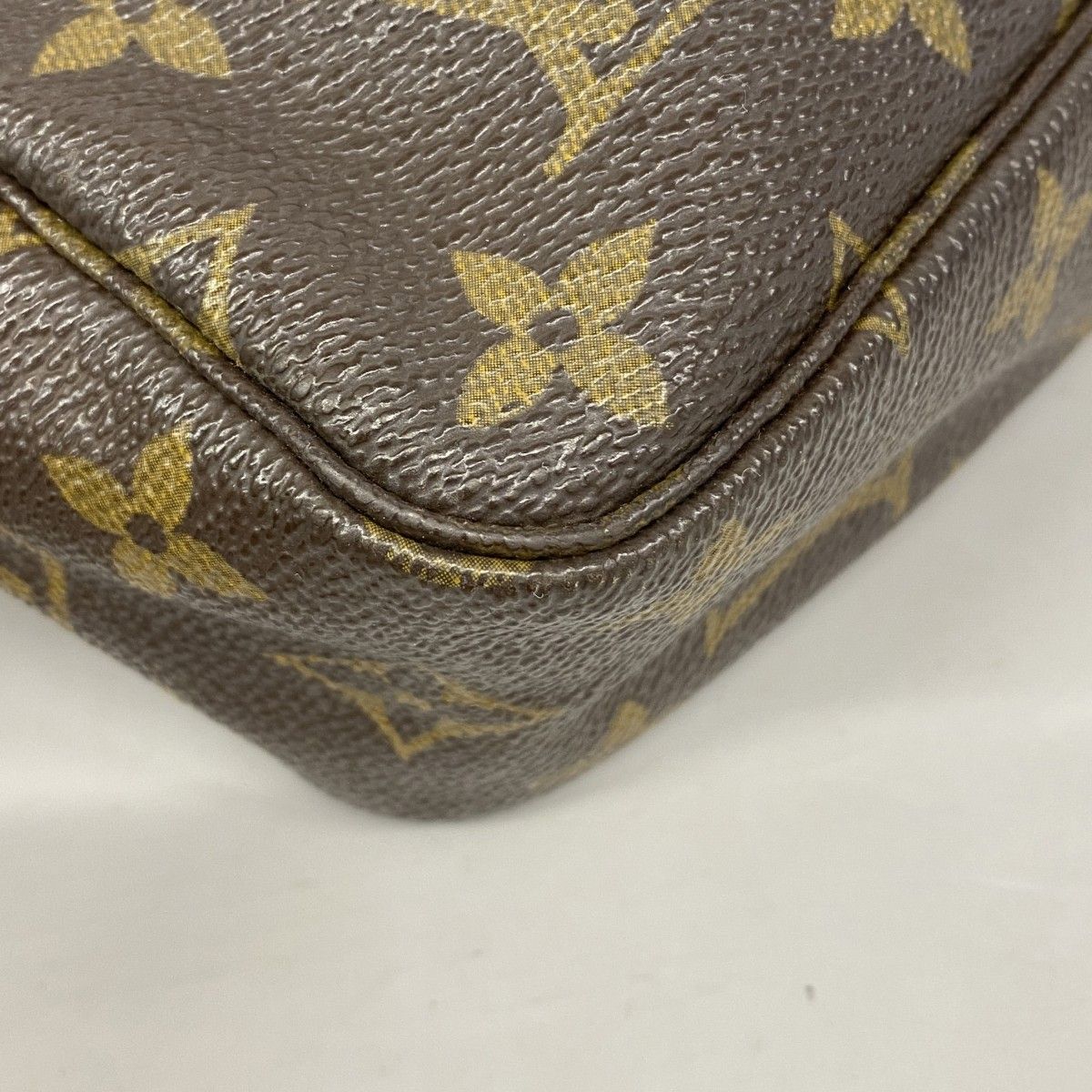 6ac2467】ルイヴィトン ポーチ モノグラム トゥルーストワレット23