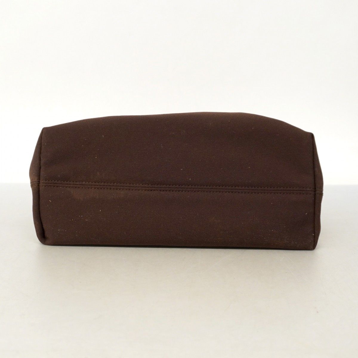 6ac2520】サルヴァトーレフェラガモ ショルダーバッグ ヴァラ ナイロン  