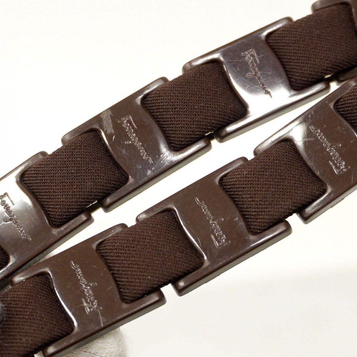 6ac2520】サルヴァトーレフェラガモ ショルダーバッグ ヴァラ ナイロン  