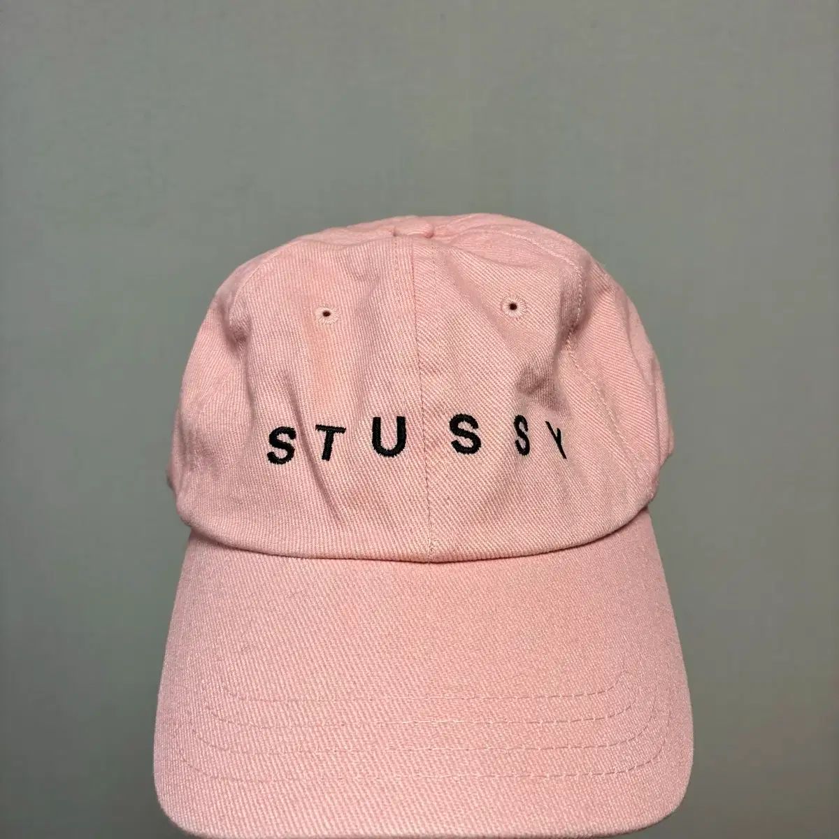 free STUSSY ステューシー 刺繍 ロゴ ベースボールキャップ ピンク