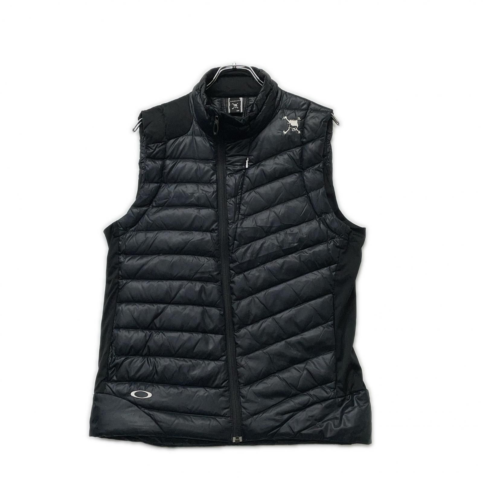 【新品.未使用】オークリー ゴルフ ダウン ジャケット ベスト M サイズ 中古 メンズ オークリー OAKLEY ダウンベスト M ブラック 刺しゅうロゴ