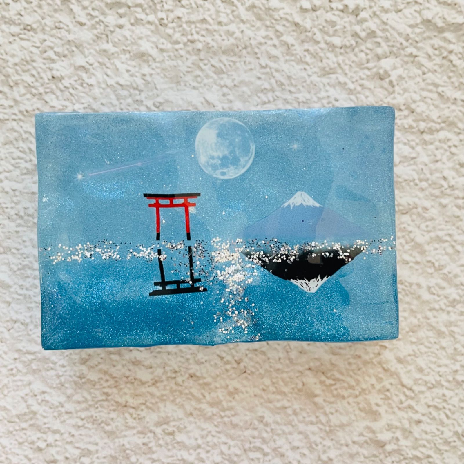 月夜の水面に映る富士山と鳥居オブジェ レジンアート - メルカリ