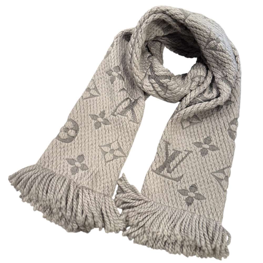 Louis Vuitton グレー マフラー フリンジ付き 高級ウールシルク Louis Vuitton グレー マフラー フリンジ付き 高級ウールシルク