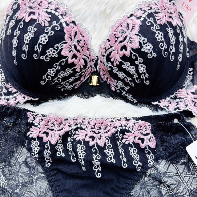 ブラショーツセット E65 フロントフック ブラック ピンク 花柄刺繍