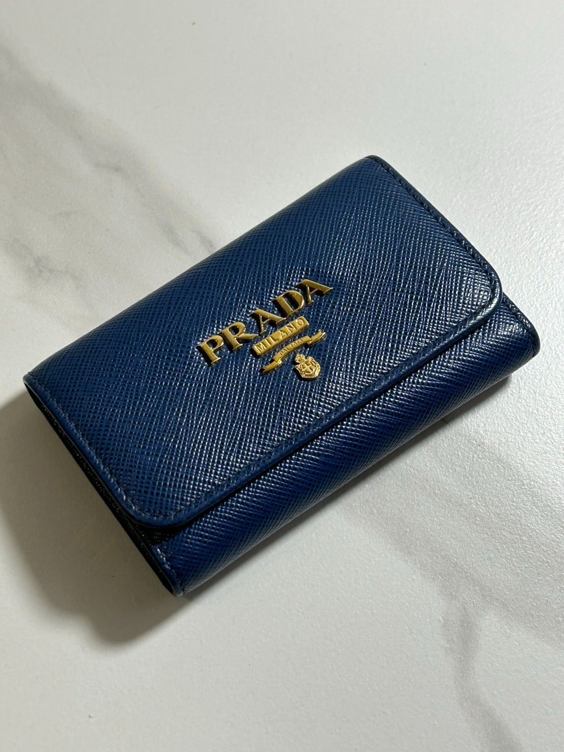 PRADA】極美品 プラダ サフィアーノ キーケース 1PG004 ブルー - メルカリ