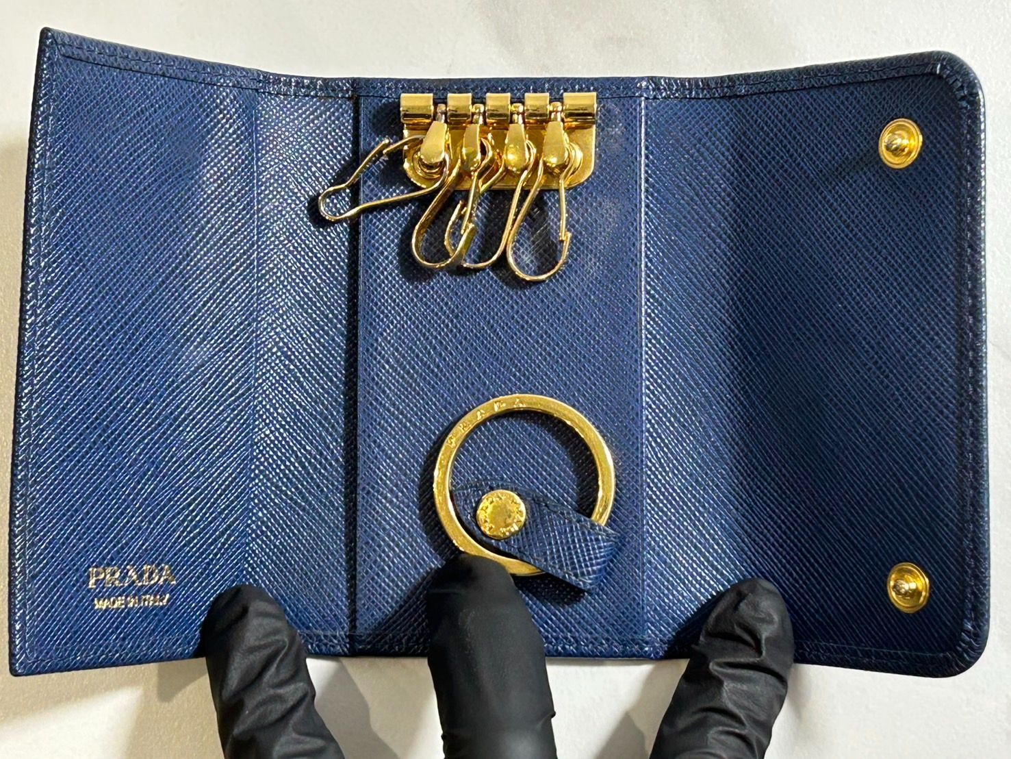 極美品 PRADA プラダ サフィアーノ ライトブルー キーケース 4連 極美