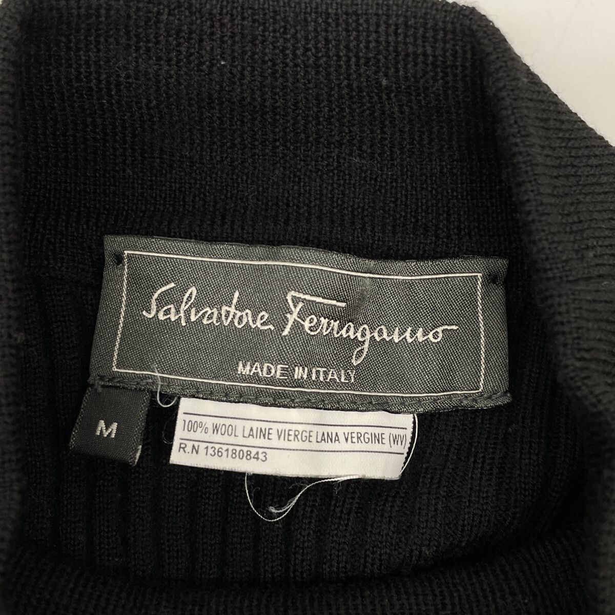 Salvatore Ferragamo サルヴァトーレフェラガモ ﾌﾞﾗｯｸ ｳｰﾙ ﾓｯｸﾈｯｸﾆｯﾄ