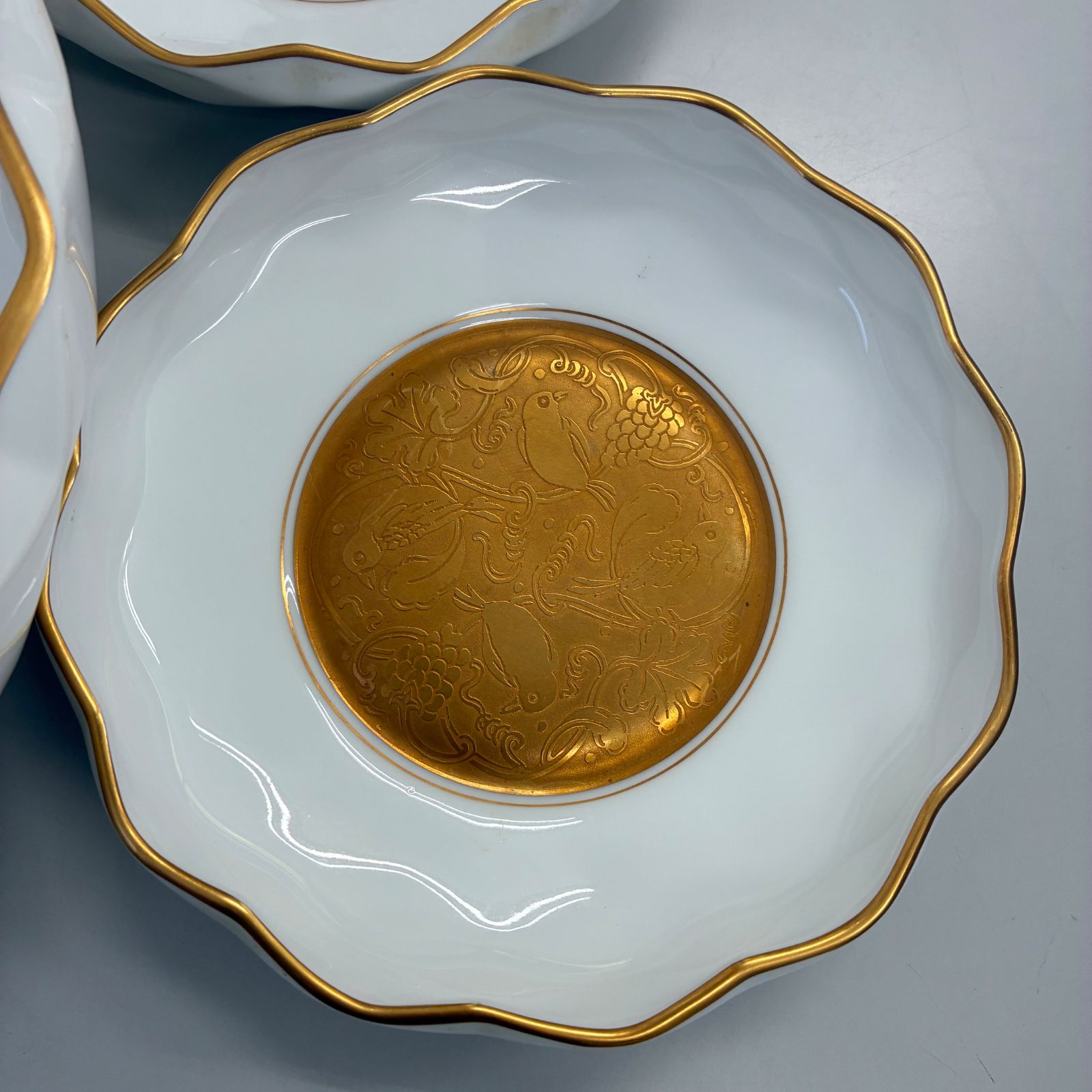 大倉陶園　鳥　金彩　皿　2枚 ☆大倉陶園 OKURA 鳥 金彩 皿 大皿 小皿 3枚セット - メルカリ