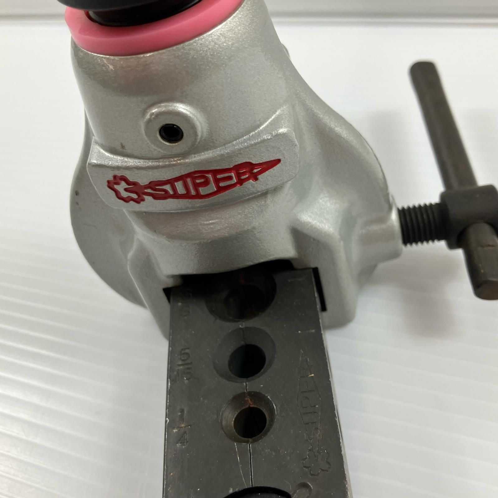 ДДSUPERTOOL フレアツール  R410A用 シルバー ДД SUPERTOOL フレアツール R410A用 シルバー やや傷や汚れあり