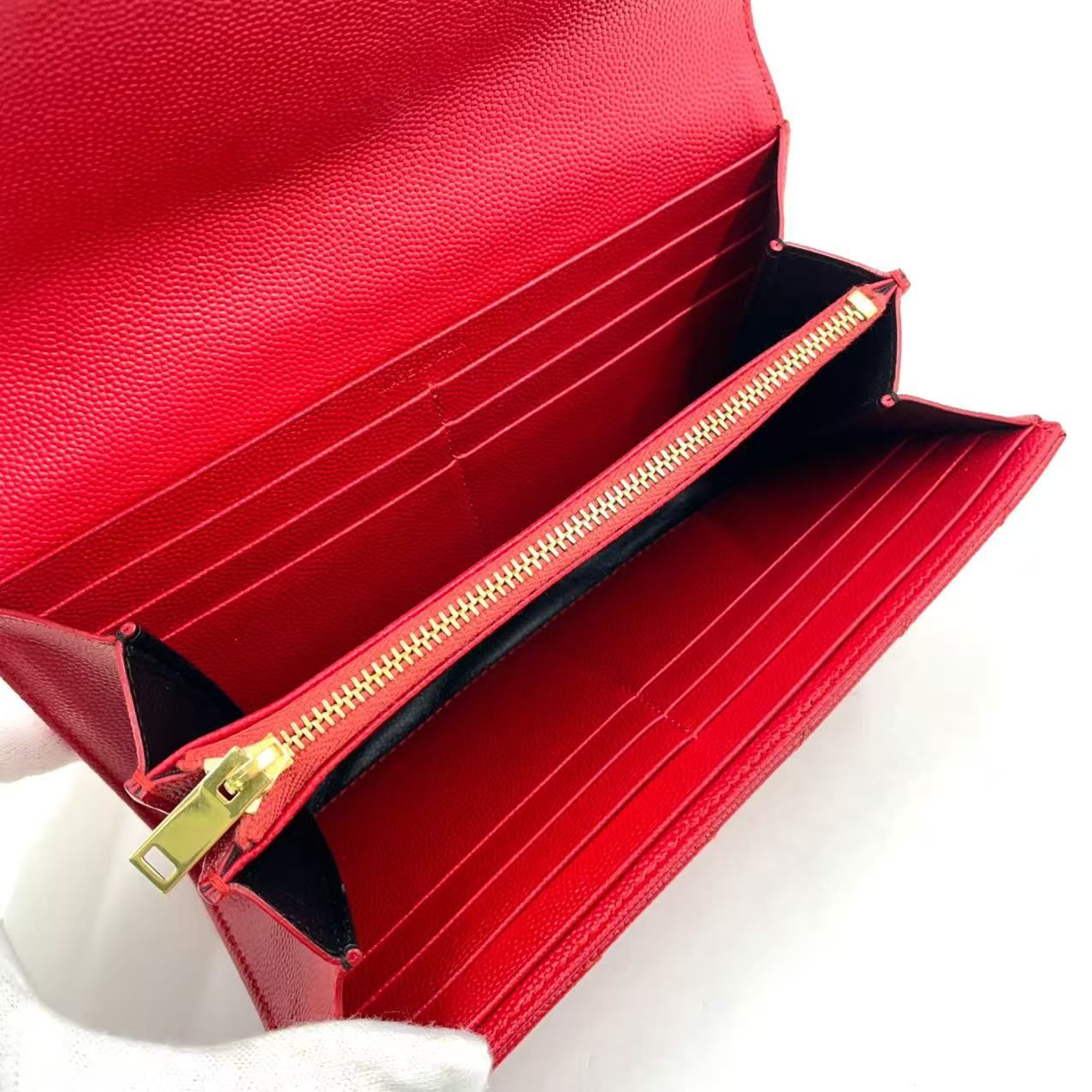 SAINT LAURENT PARIS YSLロゴ Vステッチ キャビアスキン レザー レッド