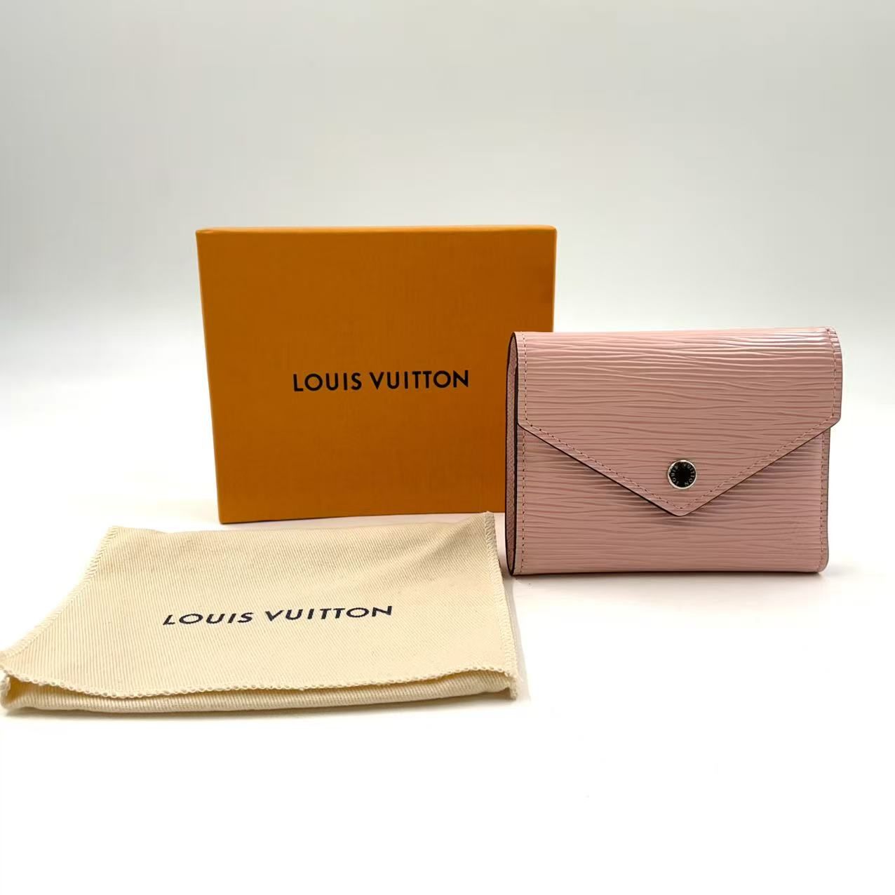 LOUIS VUITTON エピ レザー ピンク 財布M62946 LOUIS VUITTON エピ ポルトフォイユ ヴィクトリーヌ レザー ピンク