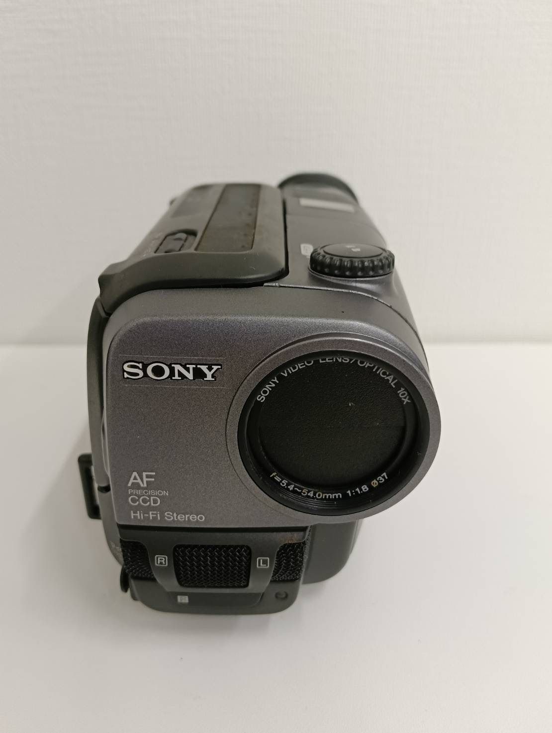 中古品】 SONYソニー Hi8 ビデオカメラ CCD-TR11 ハンディカム ビデオ