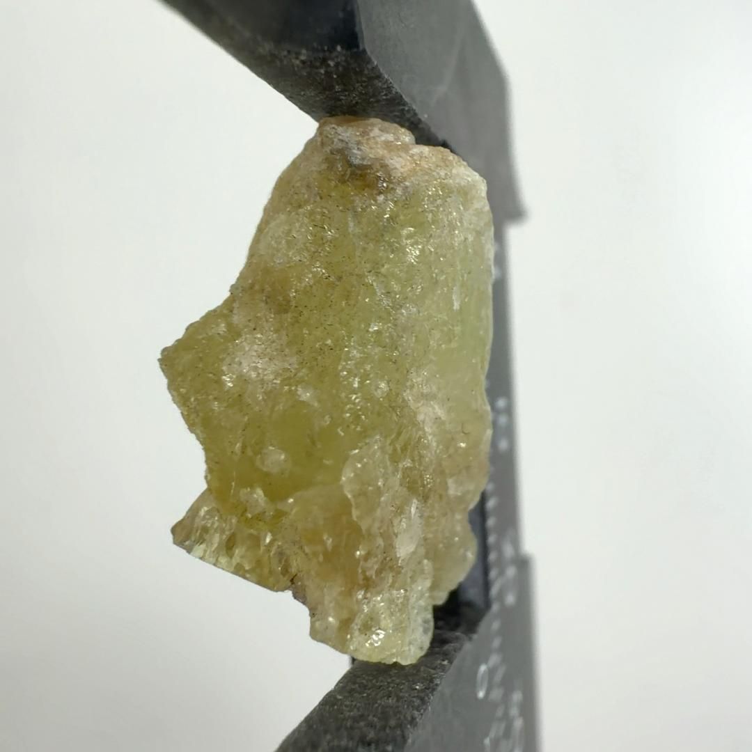 E32939】 ブラジリアナイト ブラジル石 天然石 鉱物 原石 - メルカリ