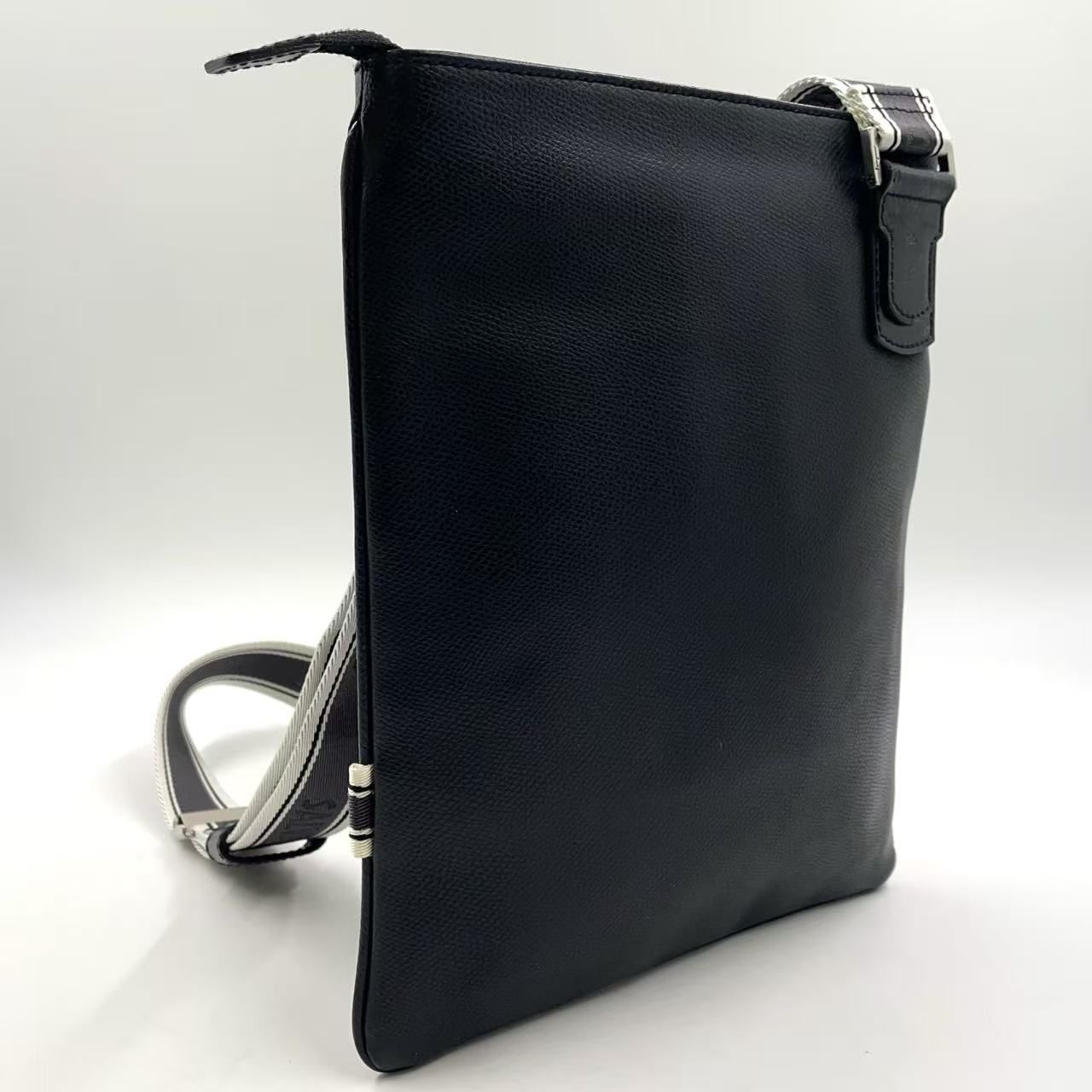 Salvatore Ferragamo レザー サコッシュ レザー ブラック×ホワイト 