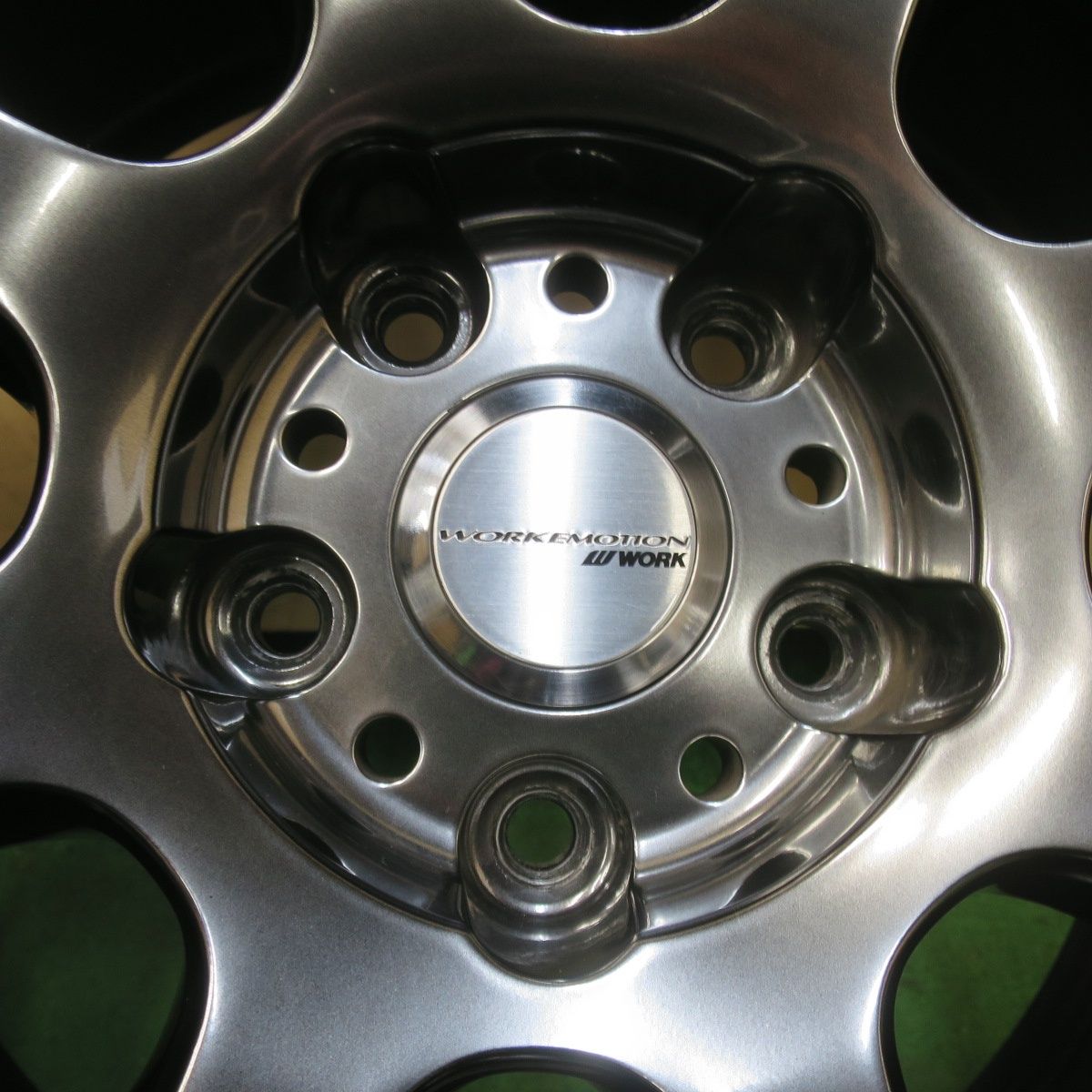 センサー付！バリ溝！23年！キレイ！9.5分☆WORK EMOTION EMT-M8R 225 