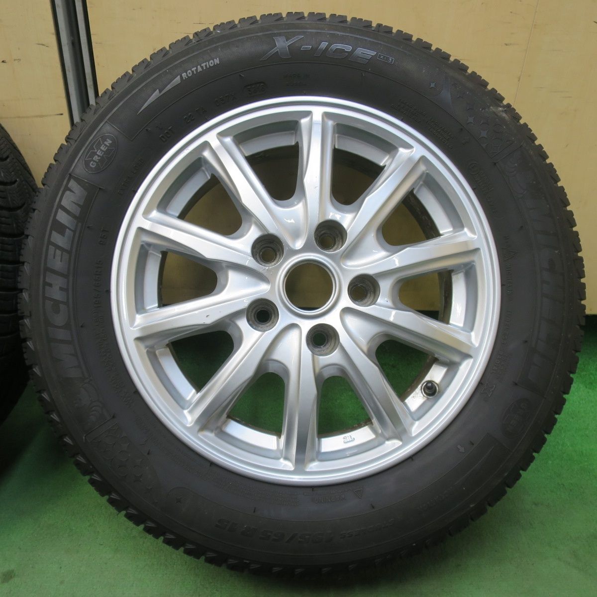 4本価格☆日産 セレナ 純正 195/65R15 スタッドレス ミシュラン X-ICE