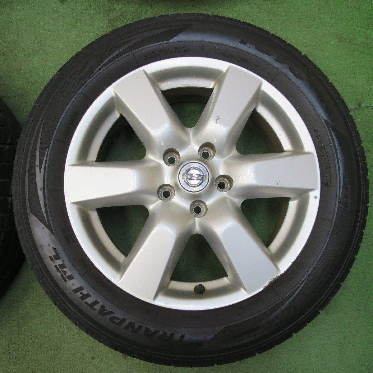 日産 エクストレイル純正アルミホイール 215⁄60r17 スタッドレス付 