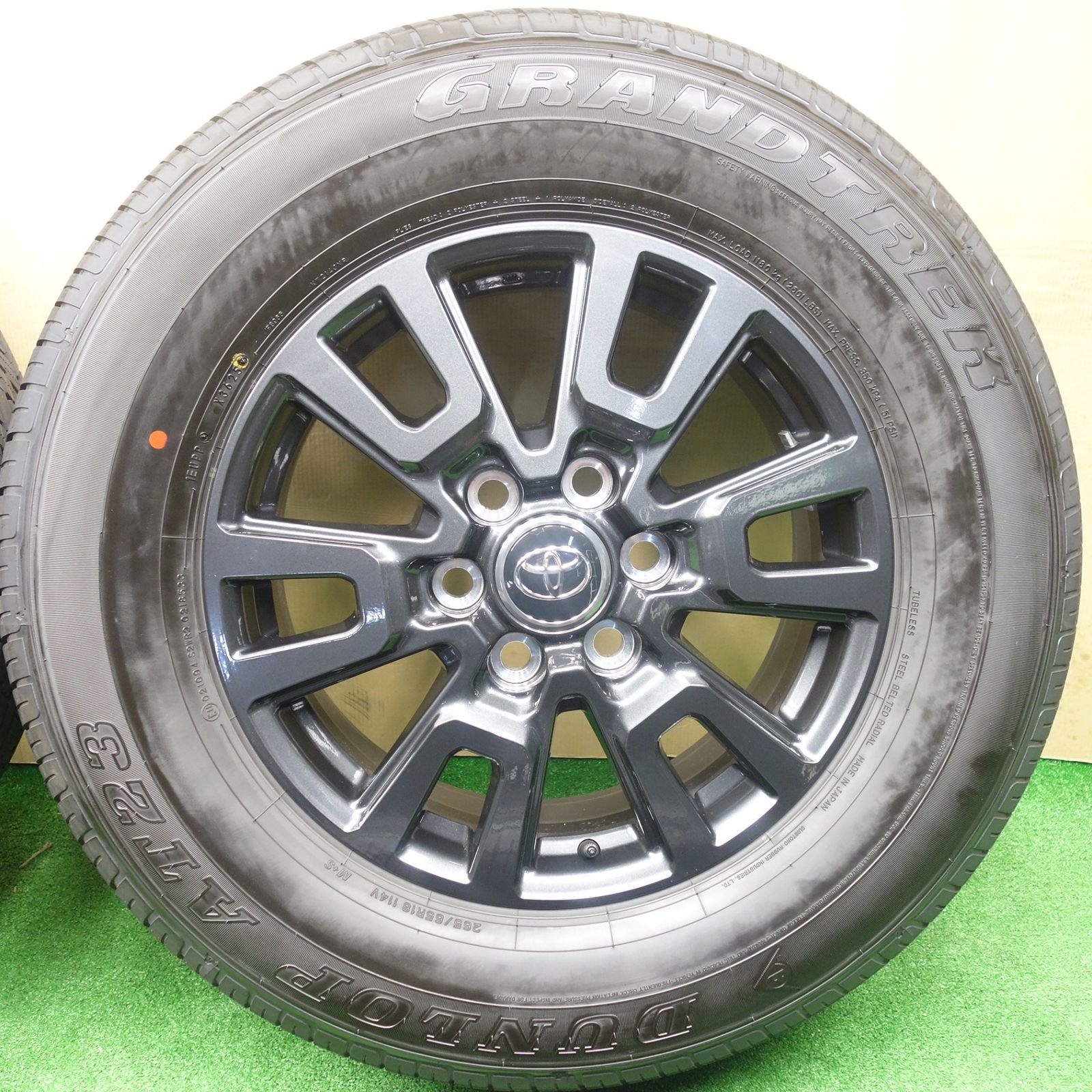 公道未走行 新車外し ダンロップ タイヤ 265/65R/18 ランクル250等