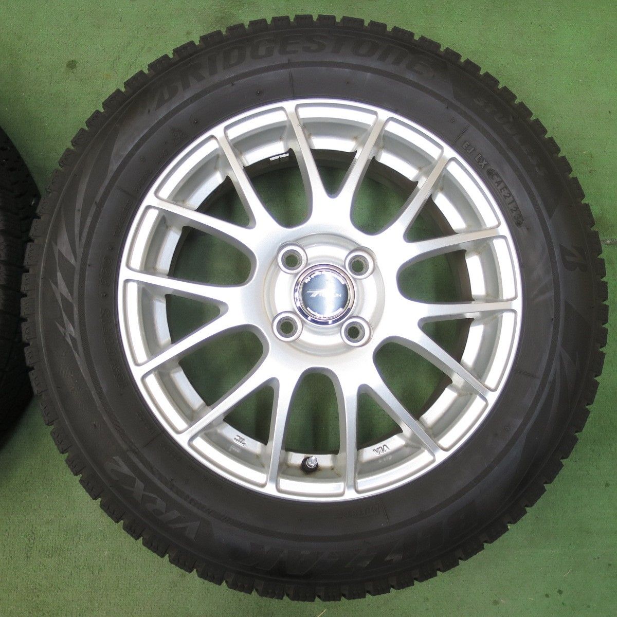 バリ溝！23年！キレイ！8.5分☆スタッドレス 185/65R15 ブリヂストン