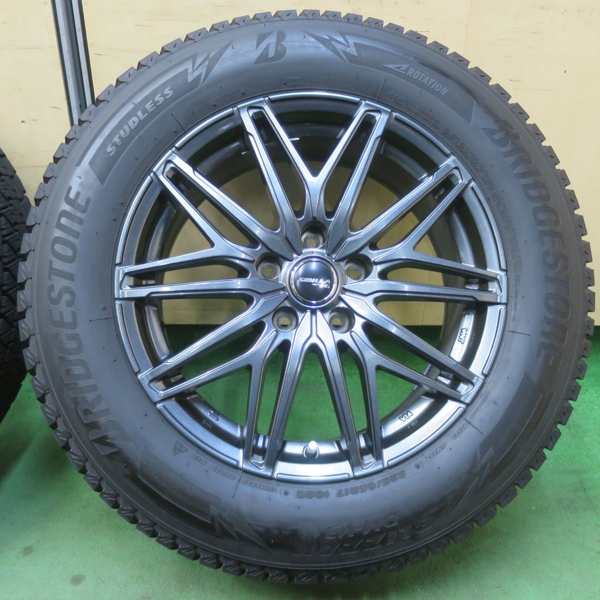 バリ溝！24年！キレイ！ほぼ10分☆スタッドレス 225/65R17 