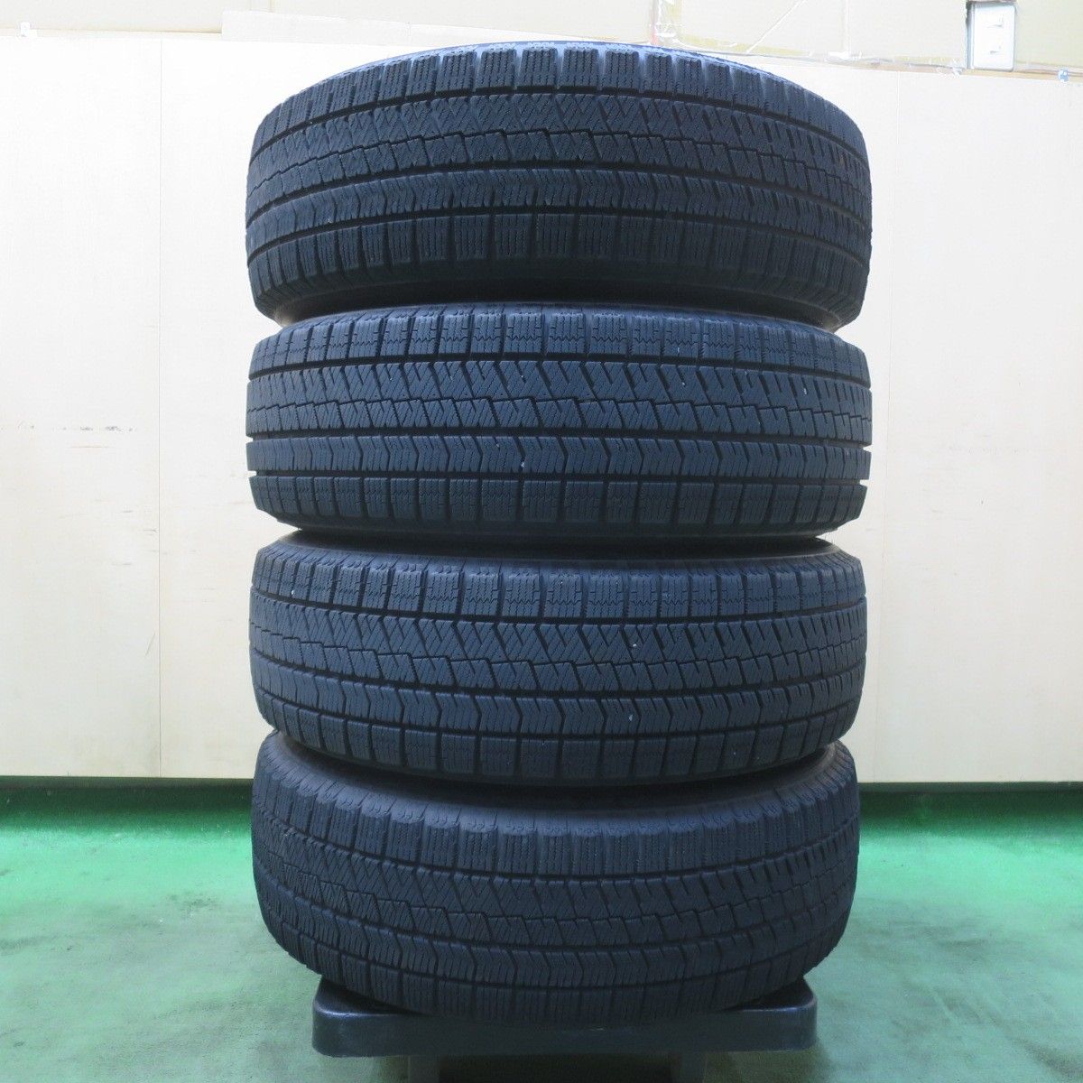 バリ溝！24年！9.5分☆スタッドレス 195/65R15 ブリヂストン