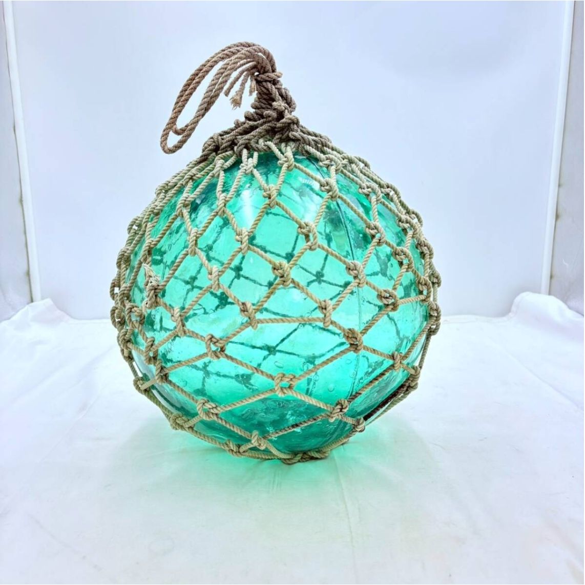 A-3 【大型】ガラス製 浮き玉 浮き球 漁具 網付き レトロ アンティーク ガラス浮き玉 漁具 レトロ アンティーク インテリア 約30cm 3.2kg 網