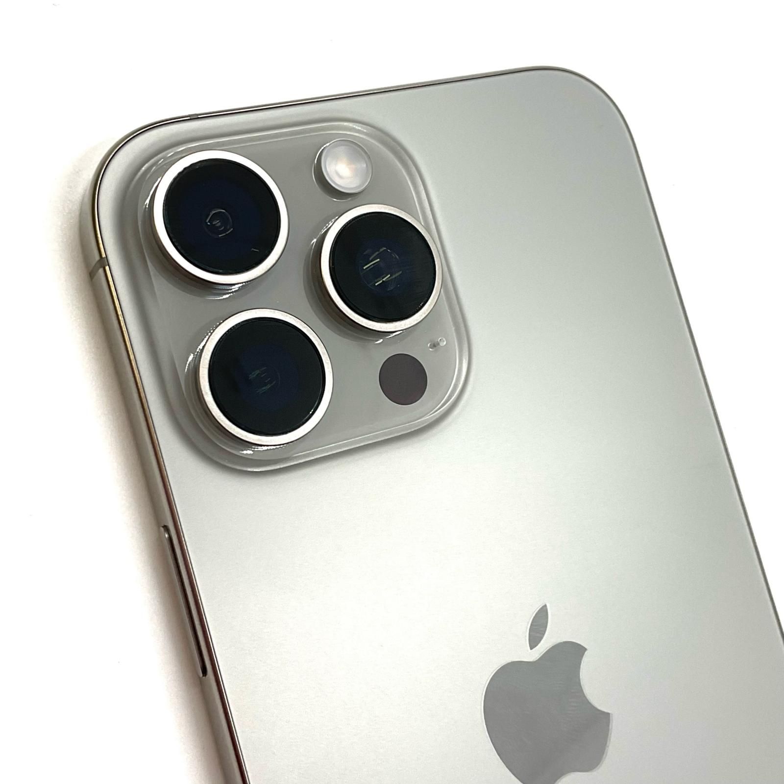 iPhone 16 Pro Max 256GB ナチュラルチタニウム SIMフリー 白ロム 美品