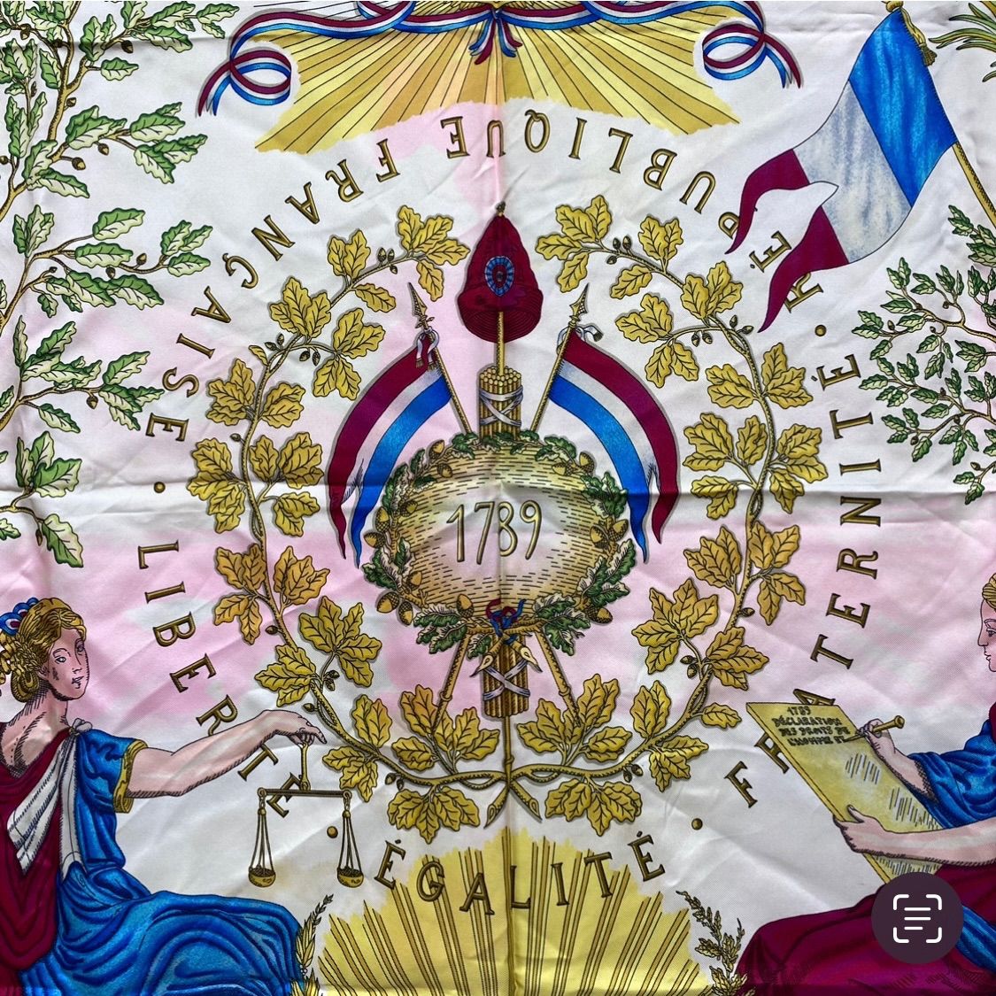 エルメス カレ90 LIBERTE EGALITE FRATERNITE REPUBLIQUE FRANCAISE