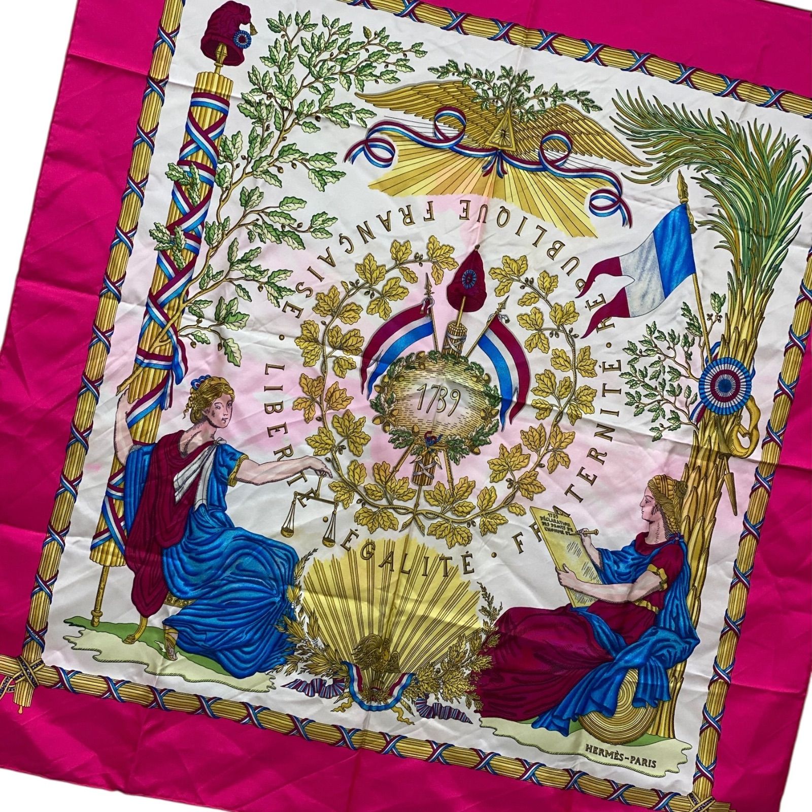 エルメス カレ90 LIBERTE EGALITE FRATERNITE REPUBLIQUE FRANCAISE