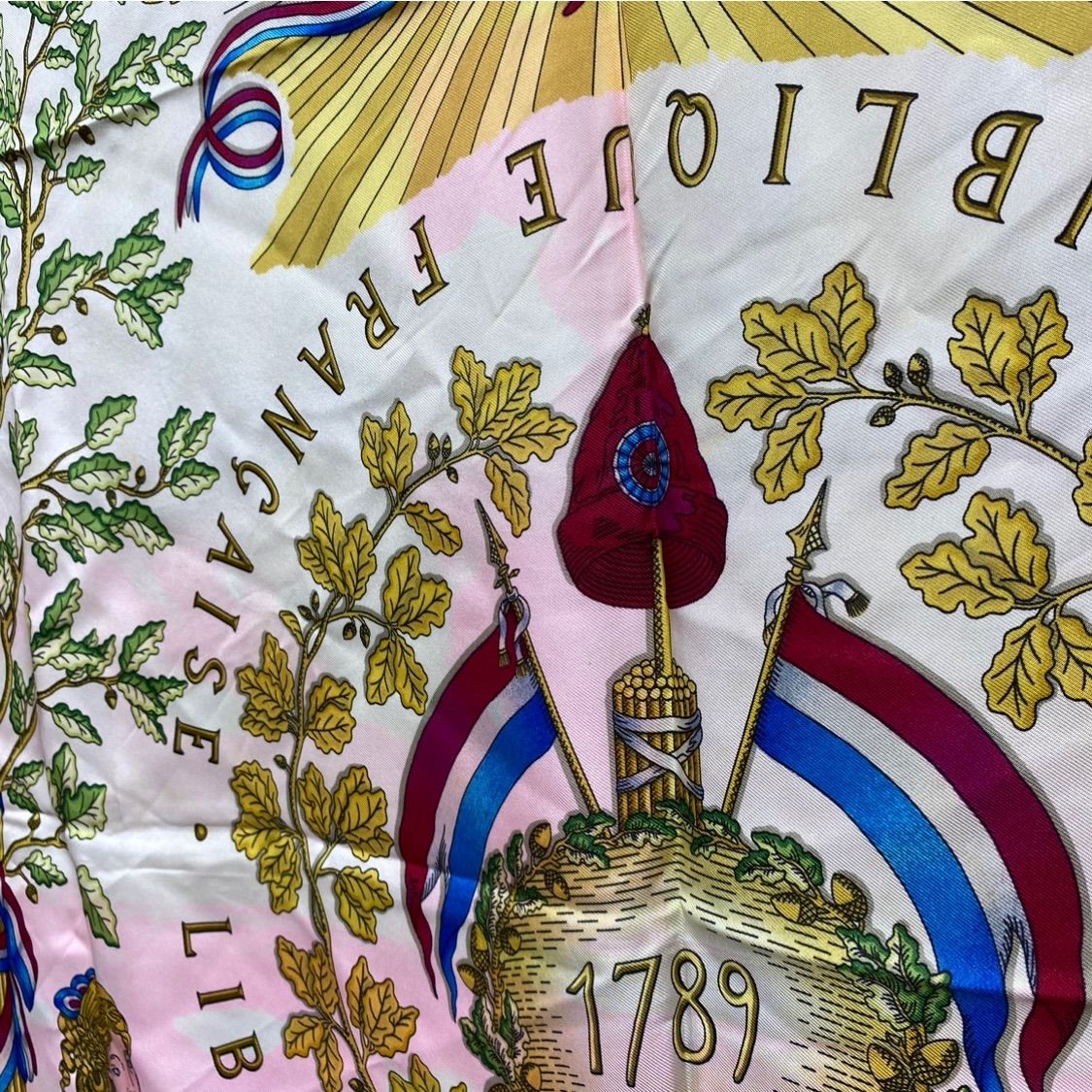 エルメス カレ90 LIBERTE EGALITE FRATERNITE REPUBLIQUE FRANCAISE