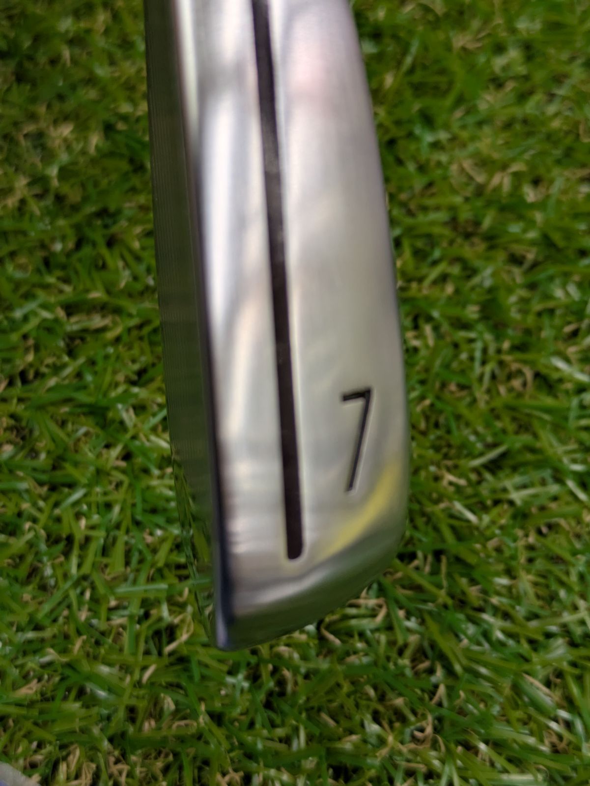 単7I【中古品】テーラーメイド Qi 7番アイアン メンズ 右用 N.S.PRO
