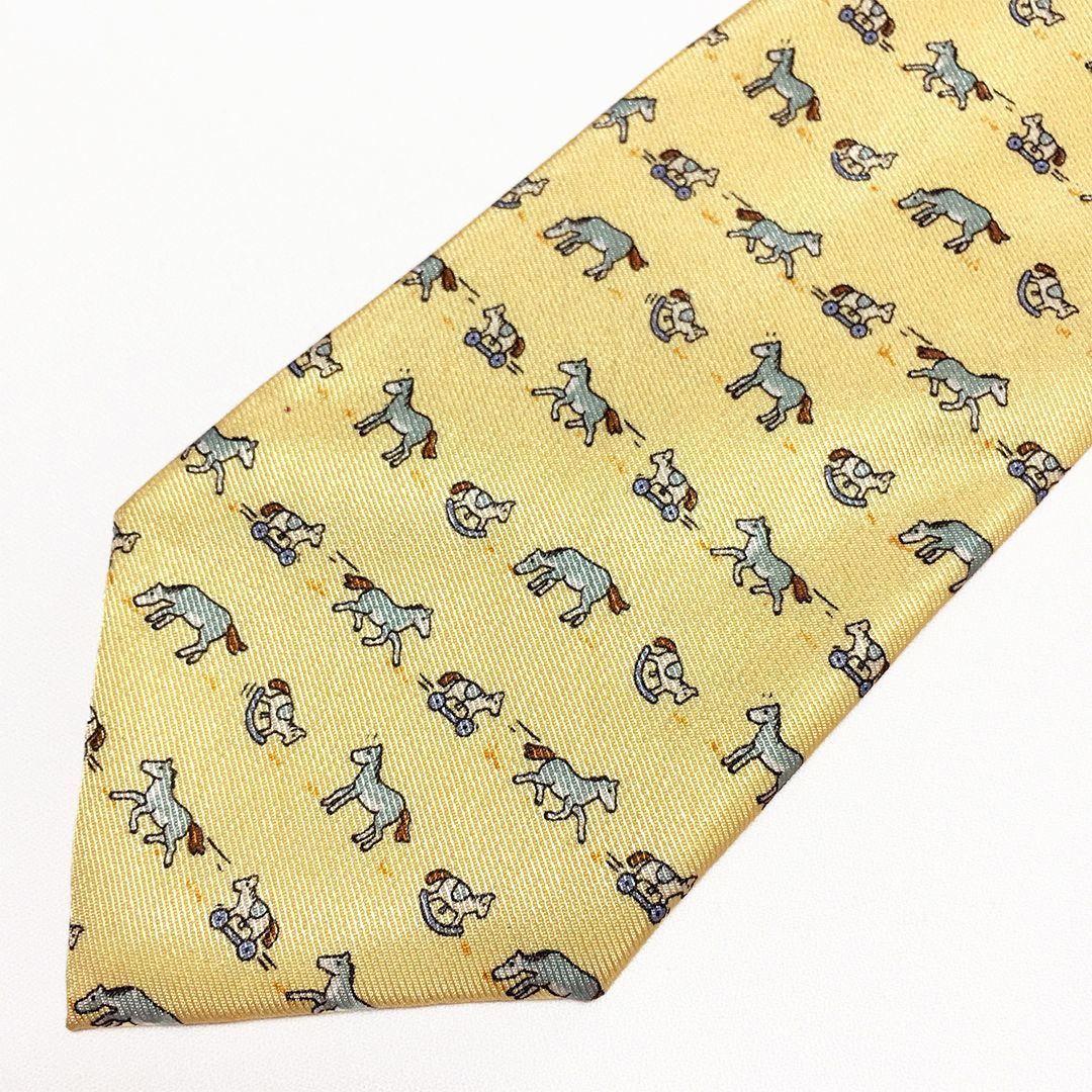 新品未使用HERMES イエロー 犬柄 ネクタイ 未使用級 エルメス HERMES ネクタイ シルク100% イエロー系 アニマル柄