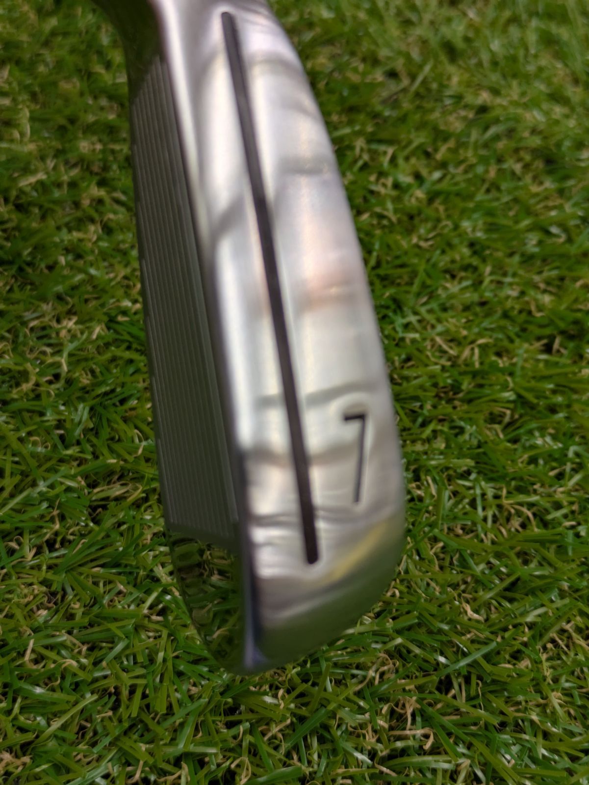 単7I【中古品】テーラーメイド Qi 7番アイアン メンズ 右用 Diamana