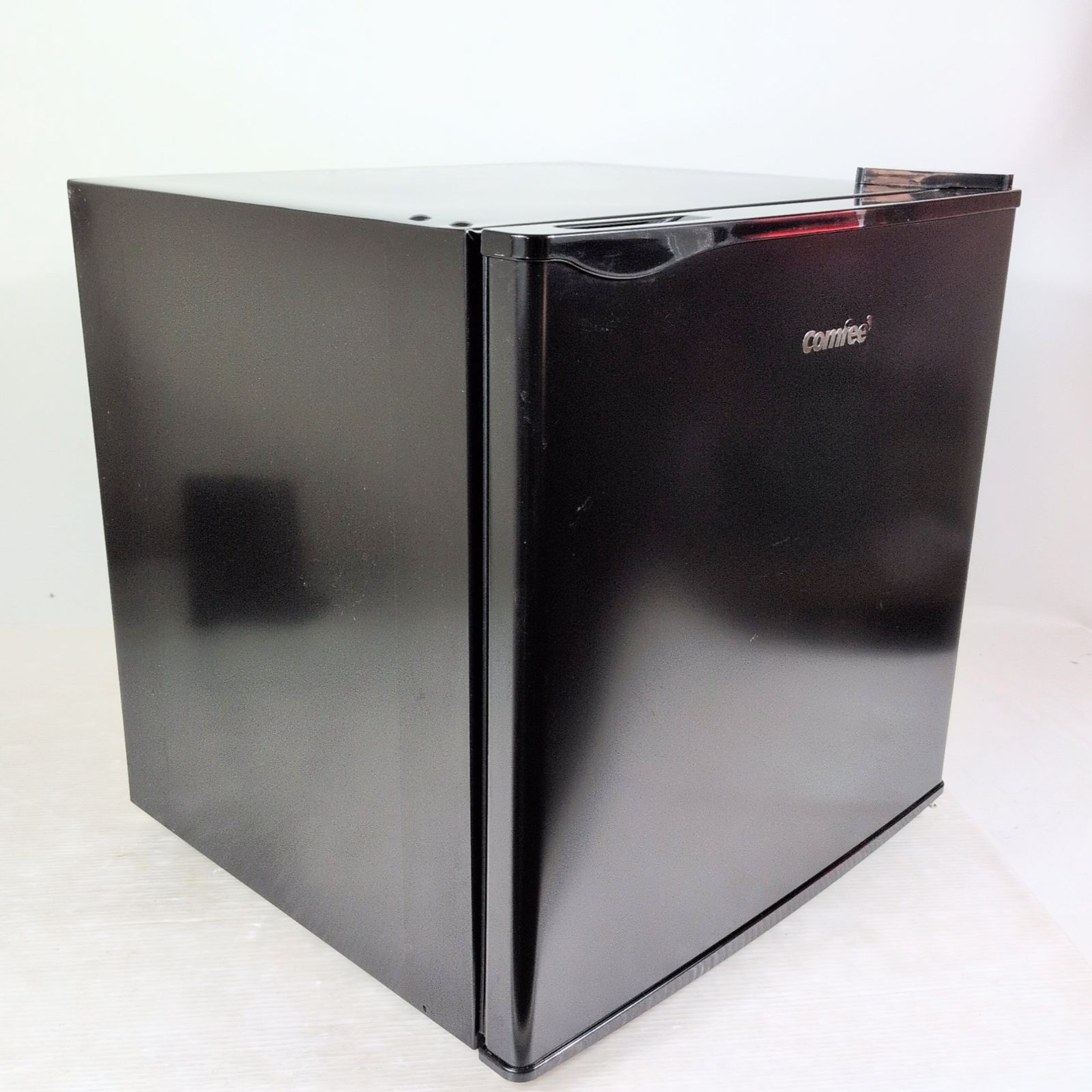 新品未開封☆コンフィー comfee☆冷蔵庫 RCD45BL ブラック Amazon | COMFEE' 冷蔵庫 45L 幅47.2cm 右開き コンパクト 温度調節