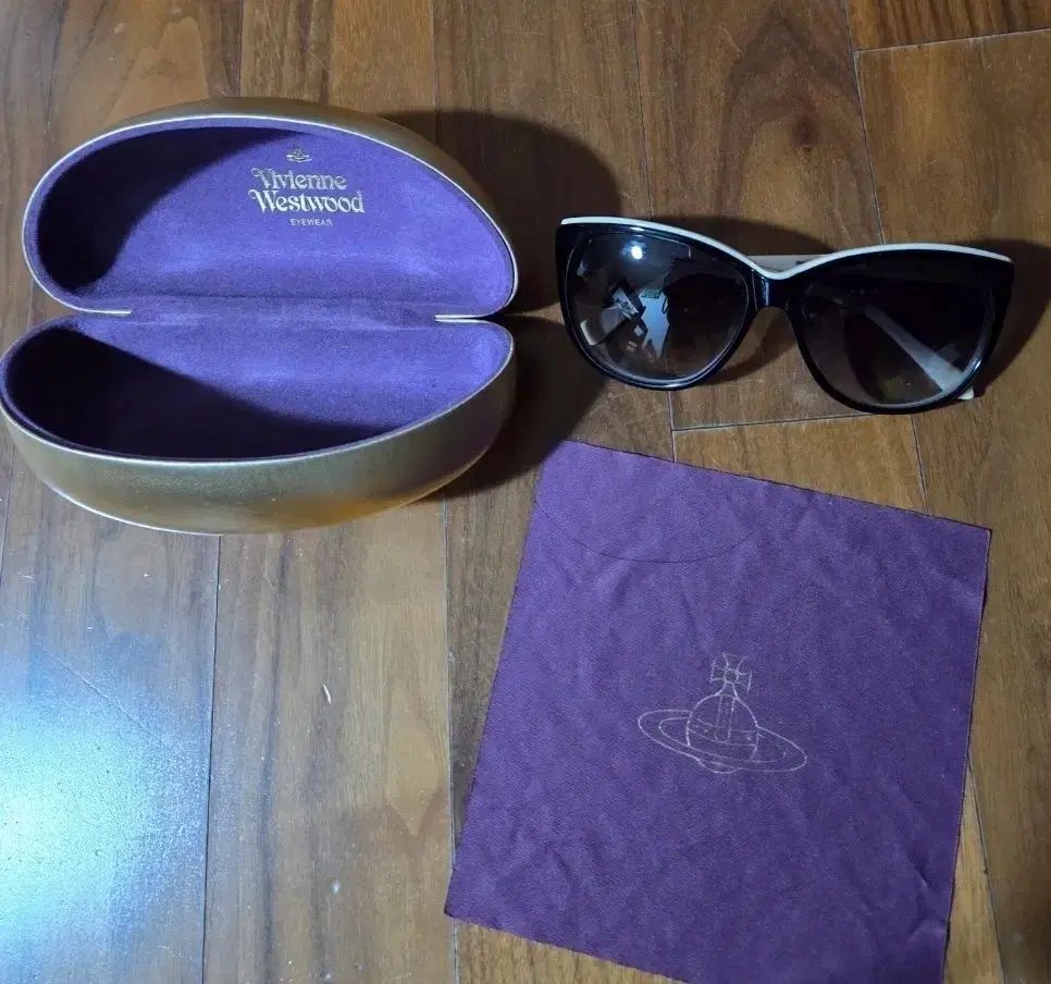Vivienne Westwood サングラス ケース 含む - メルカリ
