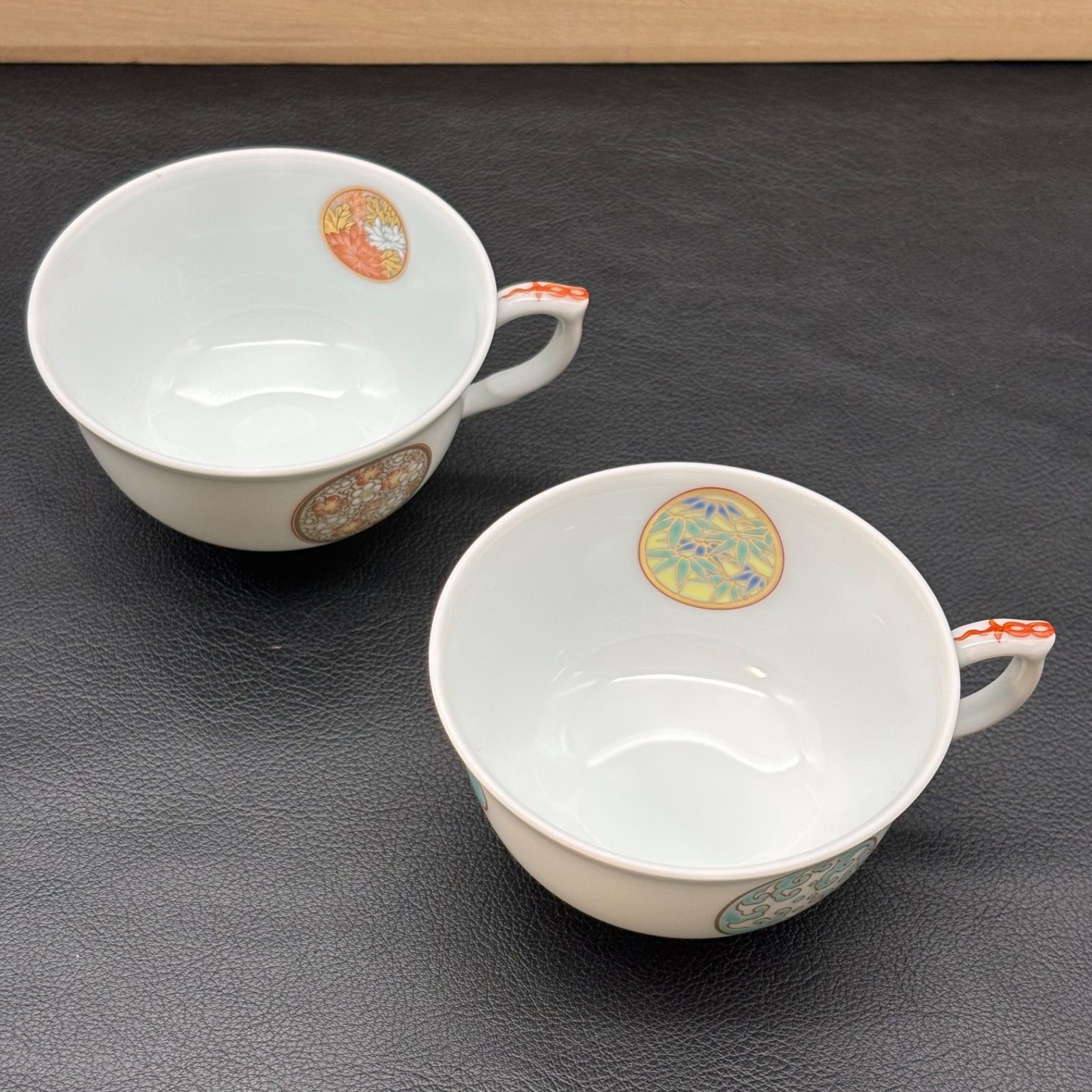 深川製磁】寿赤絵 ペア紅茶碗皿 - メルカリ