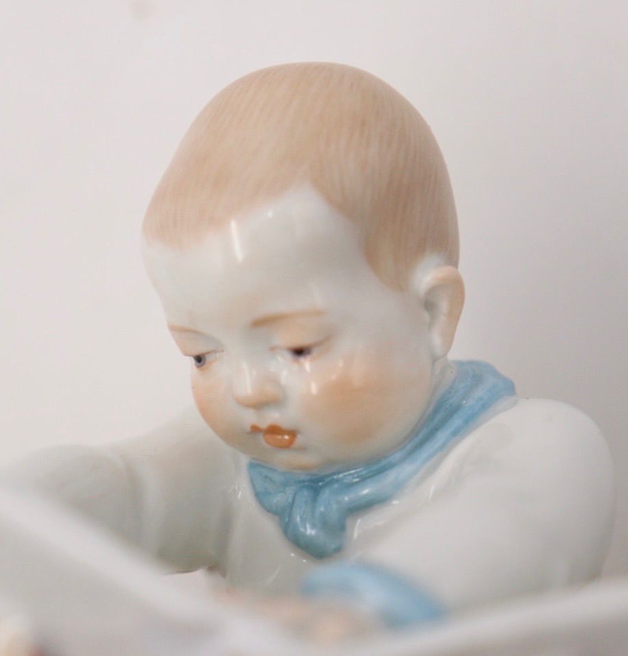 マイセン MEISSEN ヘンチェル人形 本を見る子供 150周年記念 フィギュ