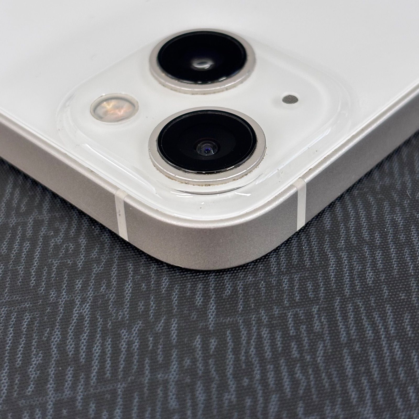 SIMロック解除済 iPhone 13 256GB スターライト MLNJ3J/A - メルカリ