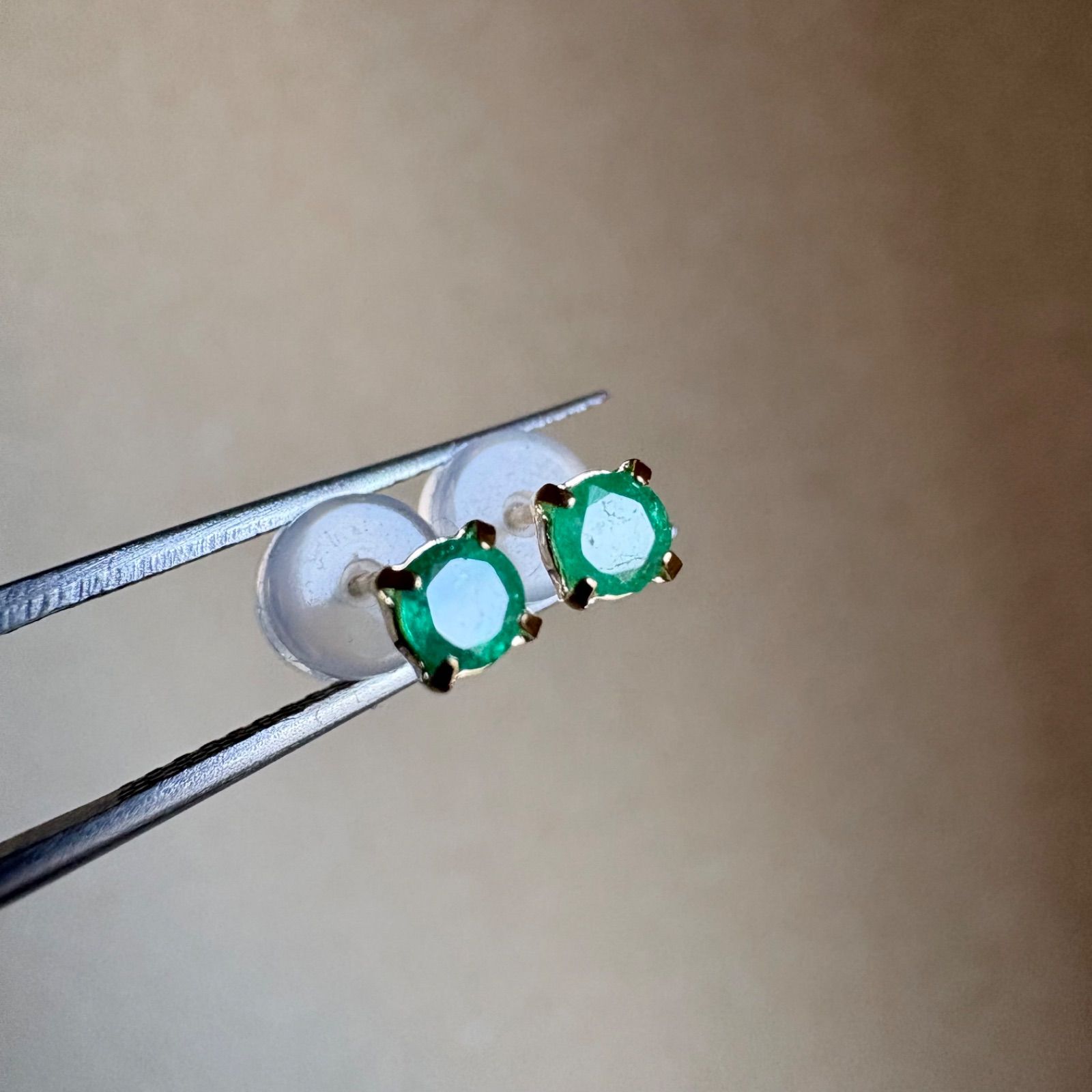 K18 天然石エメラルド ピアス 18金イエローゴールド emerald ラウンド