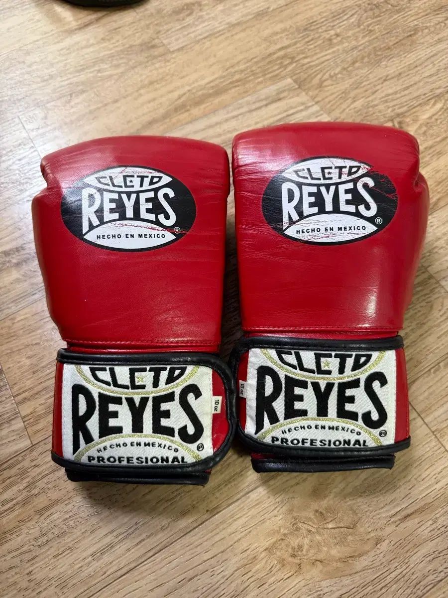 クレイト・レジェス ボクシンググローブ 10oz レッド - メルカリ