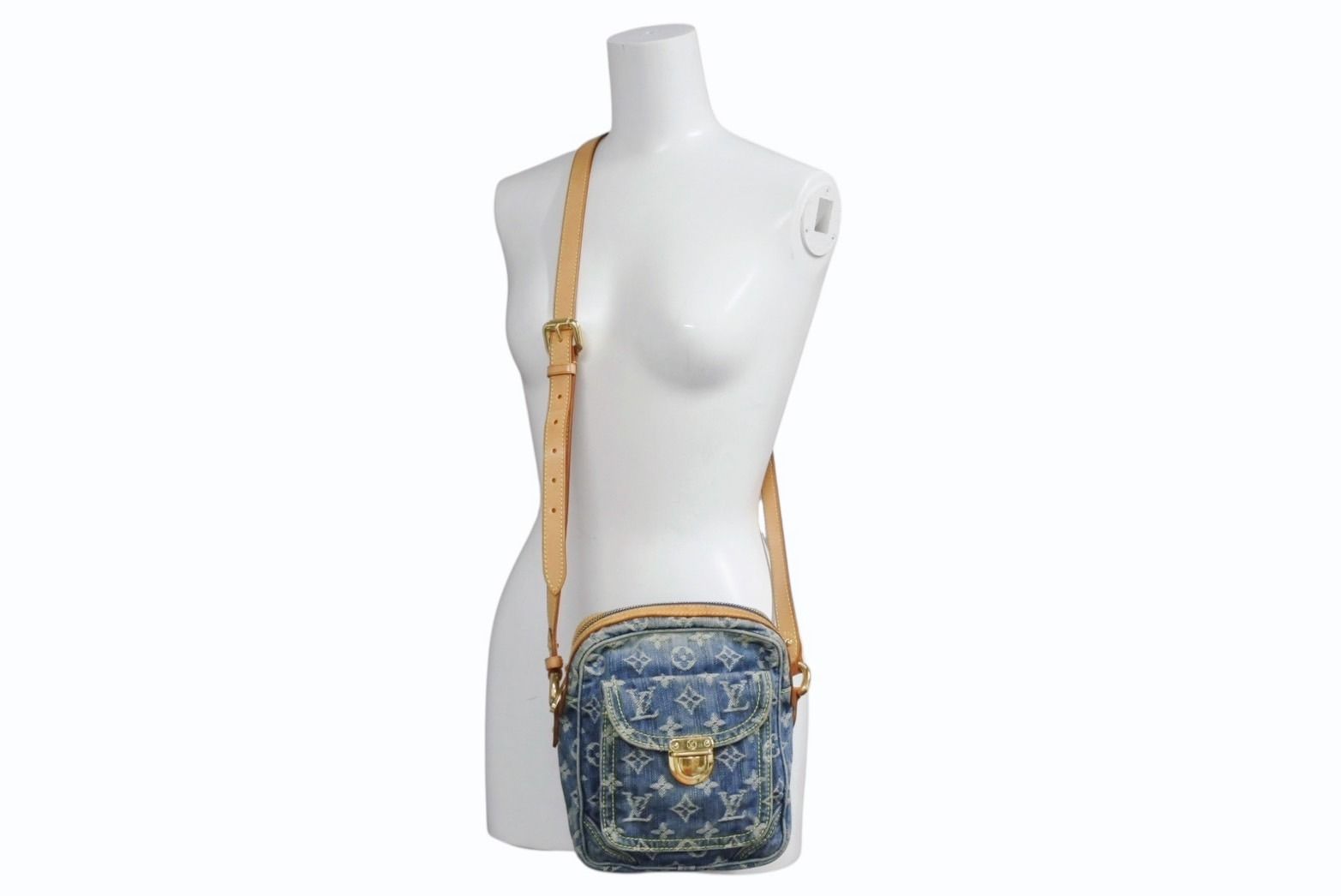 LOUIS VUITTON ルイヴィトン カメラバッグ ショルダーバッグ モノグラムデニム M95348 ブルー ゴールド金具 美品 中古 4c072485 LOUIS VUITTON - LOUIS VUITTON ルイヴィトン カメラバッグ ショルダー