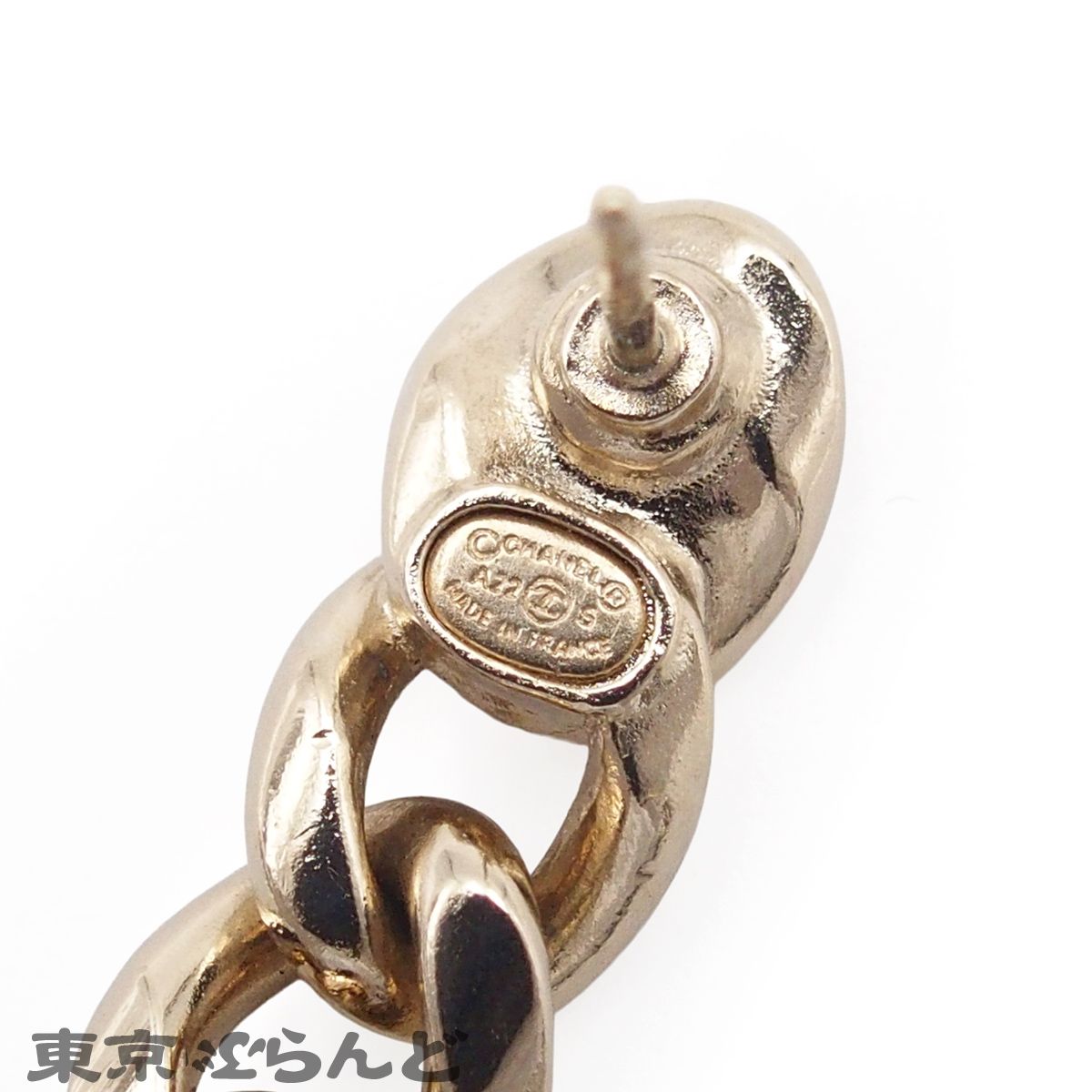 シャネル CHANEL スイング ピアス ゴールドxホワイト メタル