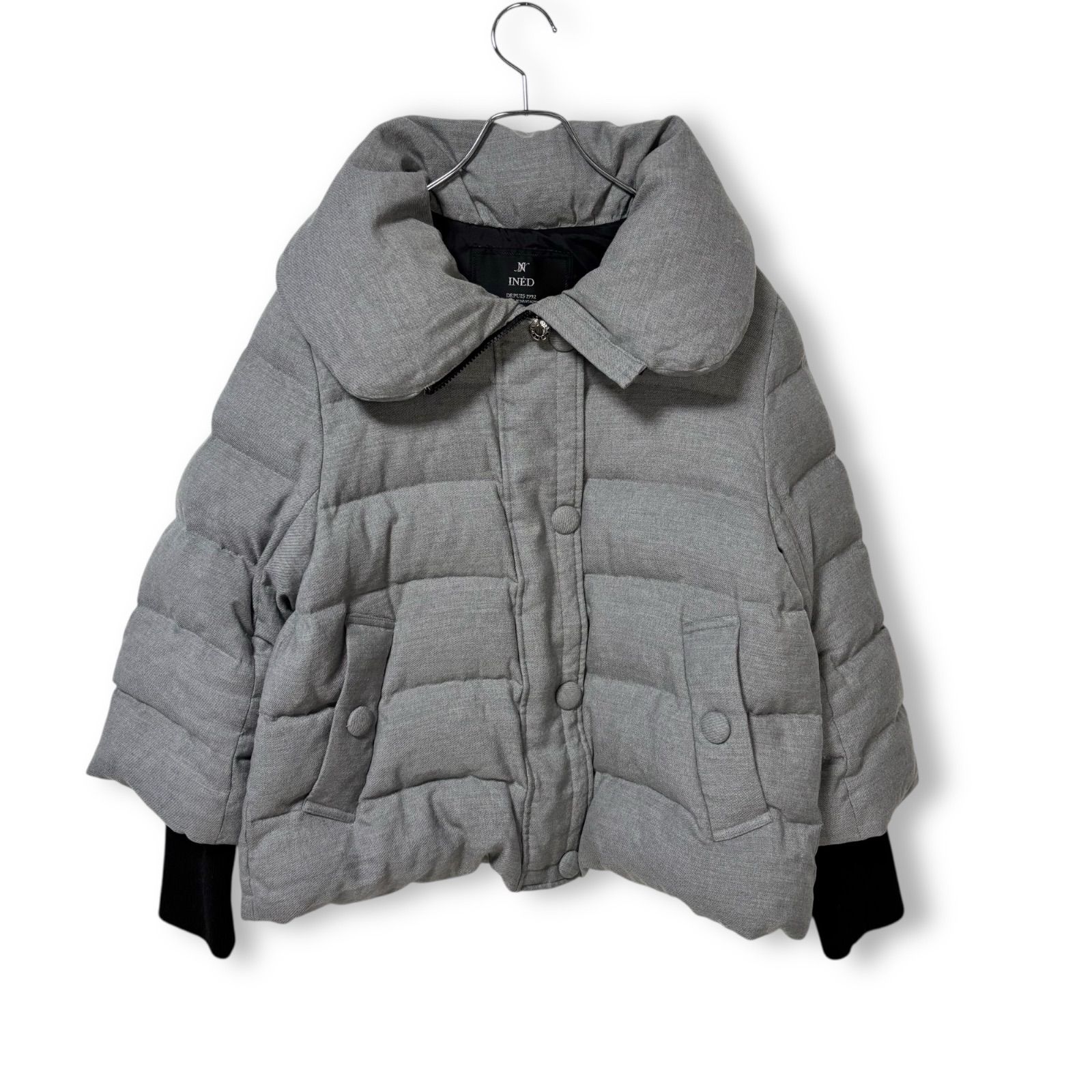未使用級✨️INED イネド ダウンジャケット ショールカラー グレー L 短丈 INED イネド ダウンジャケット 上品 ボリューム襟 ショールカラー