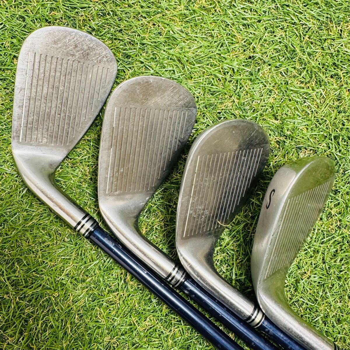 良品】10代目ゼクシオ XXIO10 メンズアイアンセット 7本 カーボン R