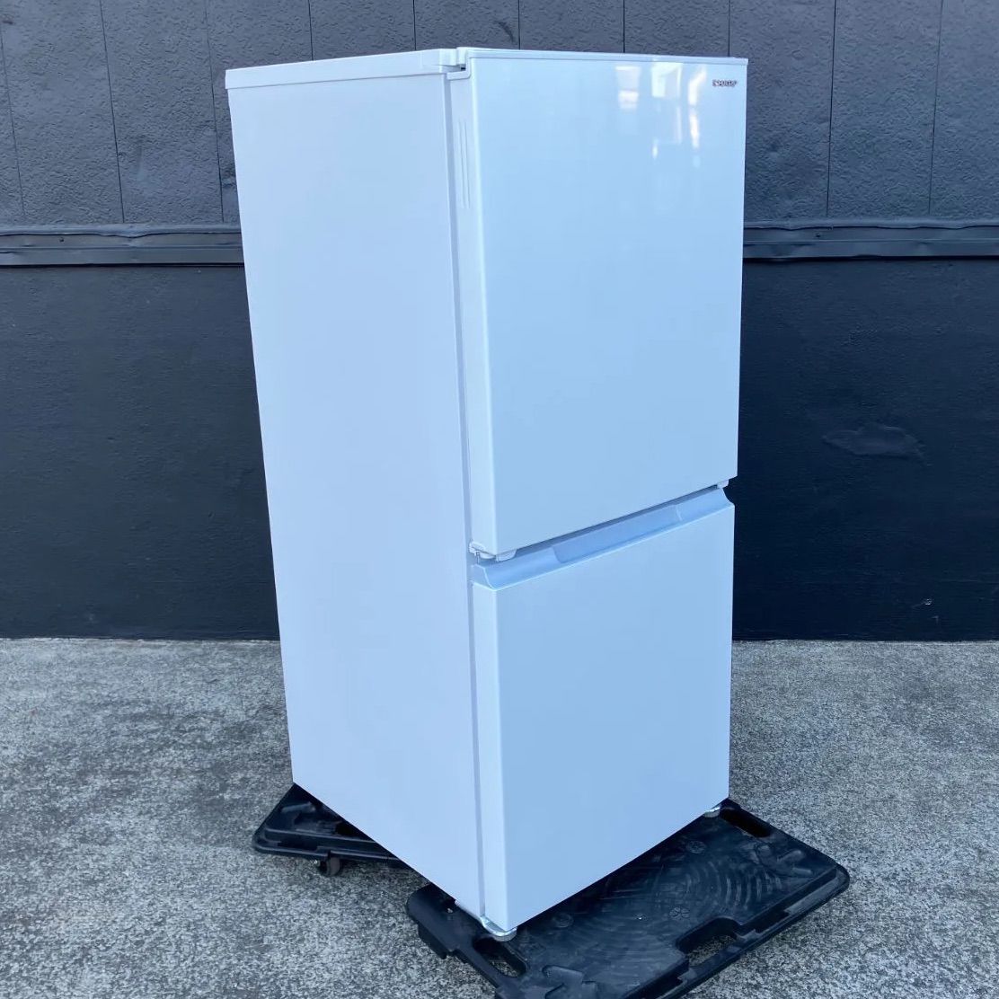 直接引き取り可】SHARP 2ドア冷蔵庫 2021年モデル 152ℓ SJ-15E9-W 