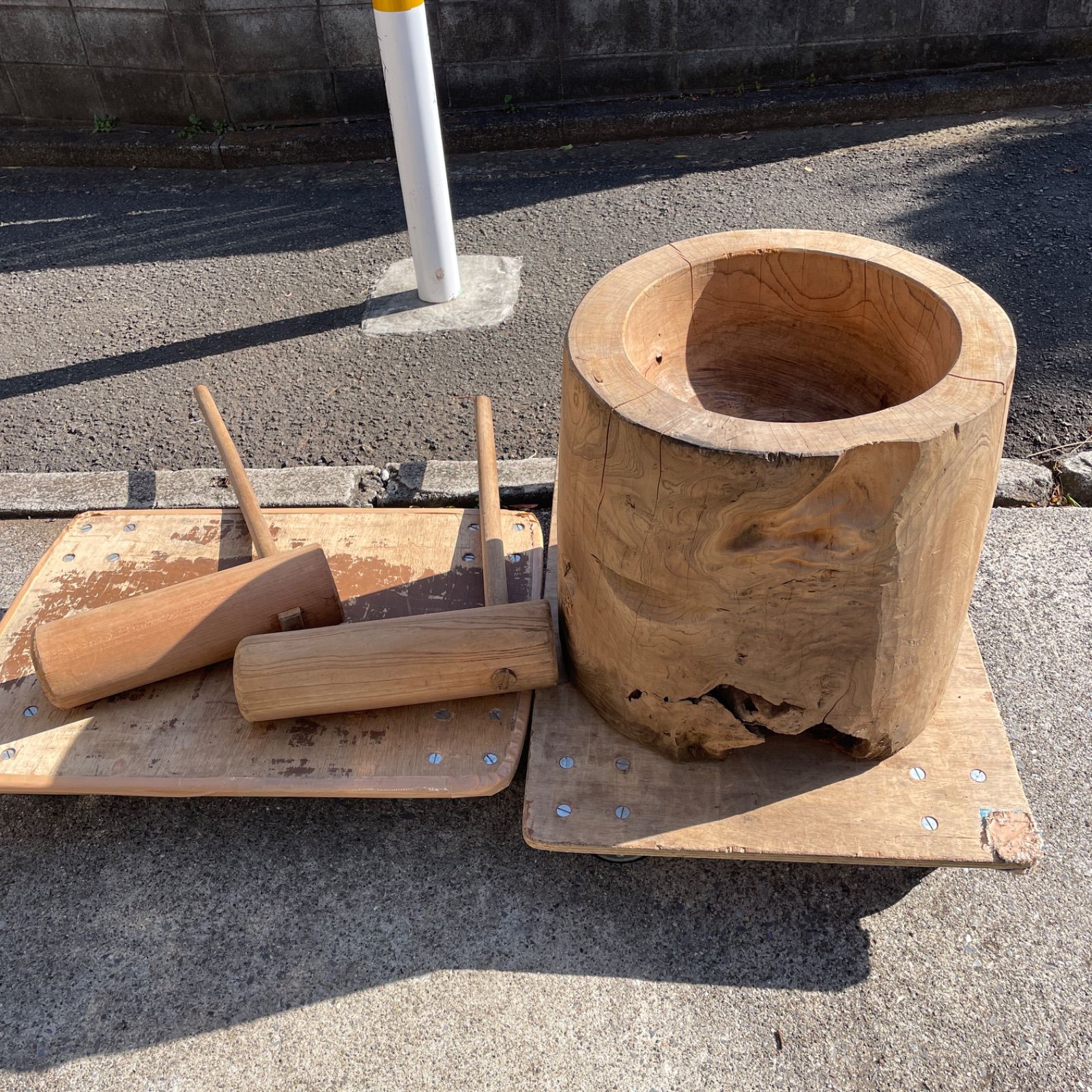 臼・うす・ウス・欅臼・餅つき臼 3升臼 杵2本セット 横浜から50kmほど