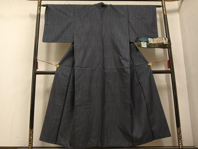 平和屋着物□本場大島紬 純泥染 9マルキ 幾何学文様 中川織物特製 証紙